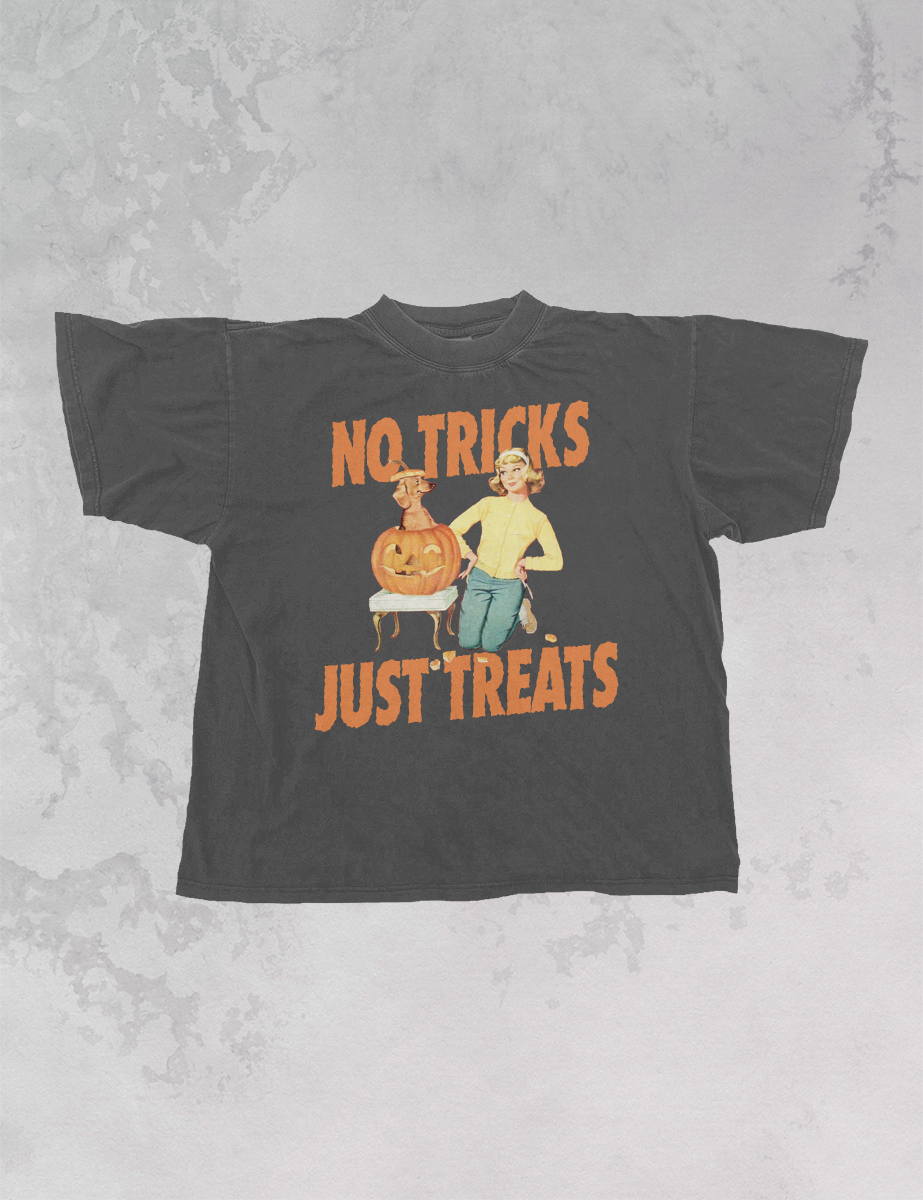 The Clandestine Underground - No Tricks Just Treats,  Halloween Oversized TShirt: XS/S